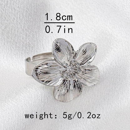 A Women's Ring, Flower Metal Opening, Adjustable Size Ring, Suitable for Daily Wear and Vacation